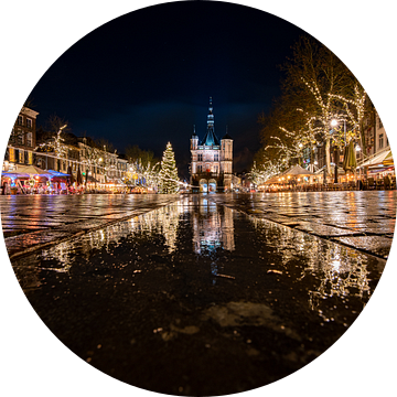 De Waag in Deventer op kerstavond van Fotografiecor .nl