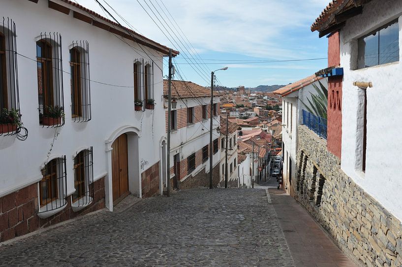 Authentic atmosphere in a Sucre street by Frank Photos