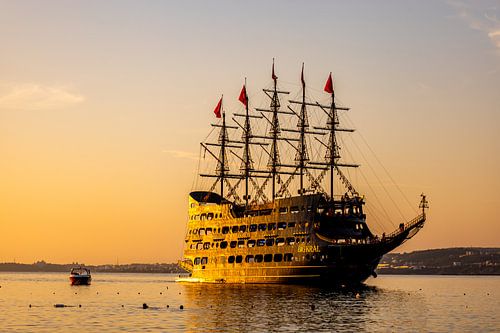 Nazomerdagen op de Turkse Rivièra aan de poorten van de stad Alanya