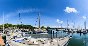 idyllischer Yachthafen Gustow in einer romantischen Lagune auf Rügen