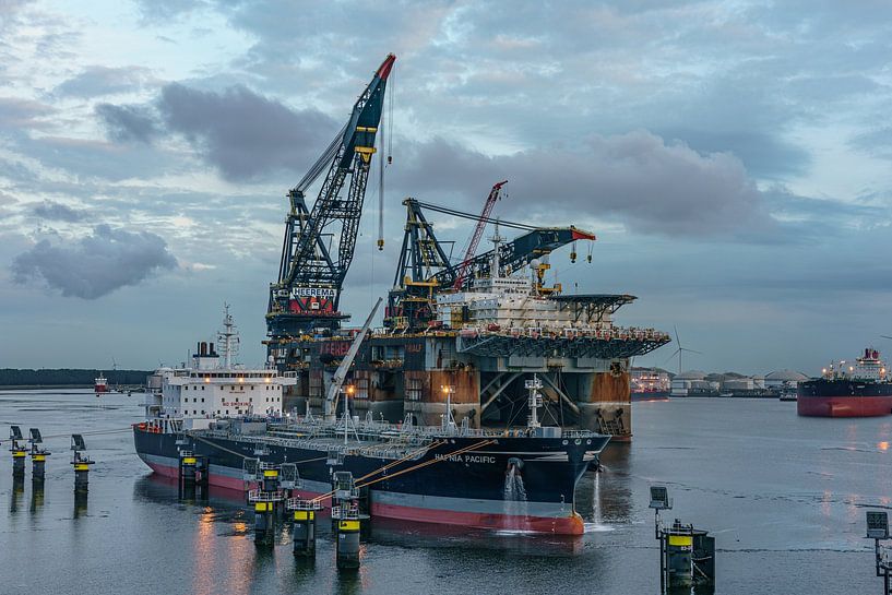 Heerema Marine Contractors' Thialf. by Jaap van den Berg