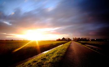 Donkere luchten in de polder