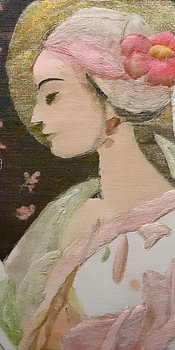 Goldene Stille – Frau in sanfter Blüte