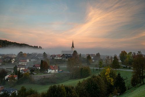 Zonsopgang in de herfst bij Oberstaufen