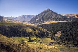 Entdecken Sie die majestätische Landschaft des Cerler-Gipfels im Benasque-Tal von PhotoCluster