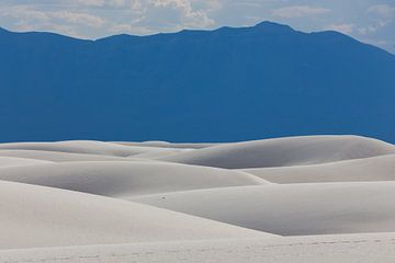 Sand dunes in White Sands National Monument by Edwin Mooijaart
