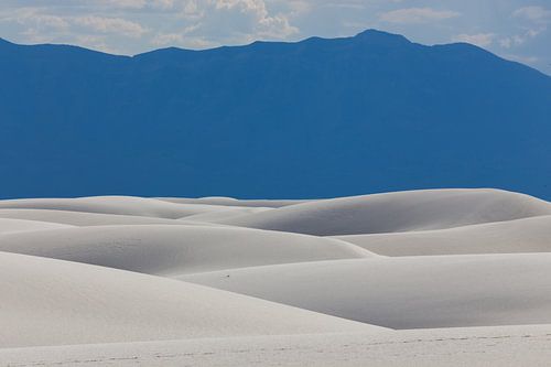 Sand dunes in White Sands National Monument by Edwin Mooijaart