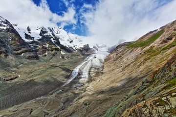 Zicht op de gletsjer Pasterze bij de Gross Glockner in de Hohe Tauern.
