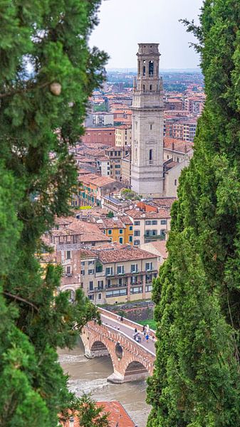 Doorkijkje in Verona, Italië van Jessica Lokker