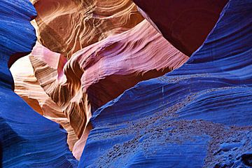 Antelope Canyon 1560 van Rob Walburg