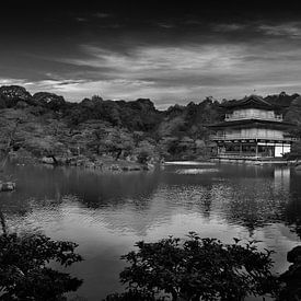 Temple of Kinkakuji, Kyoto Japan van Ion Chih