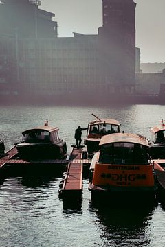Watertaxi Rotterdam van Henri van den Berg