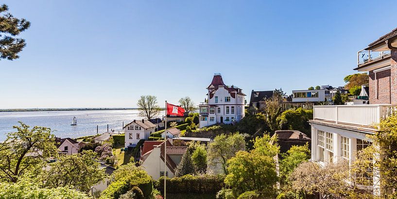Blick von Hamburg-Blankenese auf die Elbe von Werner Dieterich