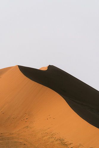 Zandduin in de Sossusvlei bij zonsondergang, Namibië