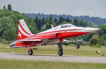 Northrop F-5E Tiger II von der Patrouille de Suisse. von Jaap van den Berg