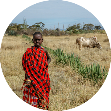 Masai meisje hoedt het vee van Gonnie van de Schans