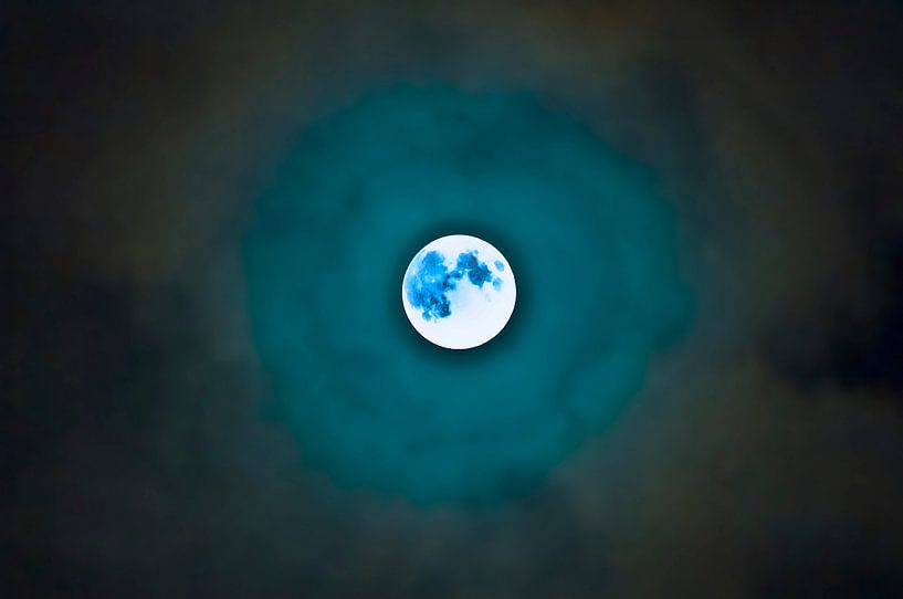 Blue moon van Stefan Antoni
