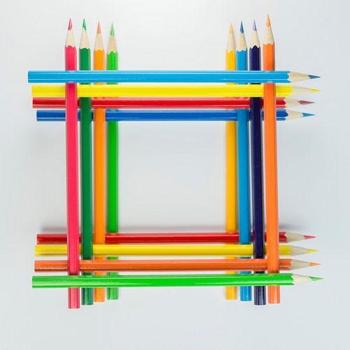 Houten gekleurde potloden als achtergrond foto 