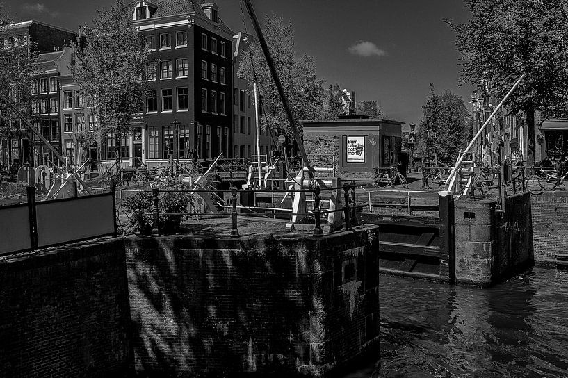 Sluisdeuren in Amsterdam by Pier Giorgio Tesser