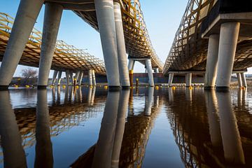 Les ponts ferroviaires du Royal Welch Bridge sur la rivière Dieze à s'-Hertogenbosch, Pays-Bas sur Marcel Bakker