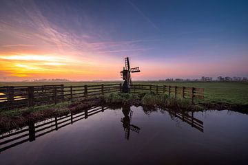 Little windmill in the morning van Marc Hollenberg