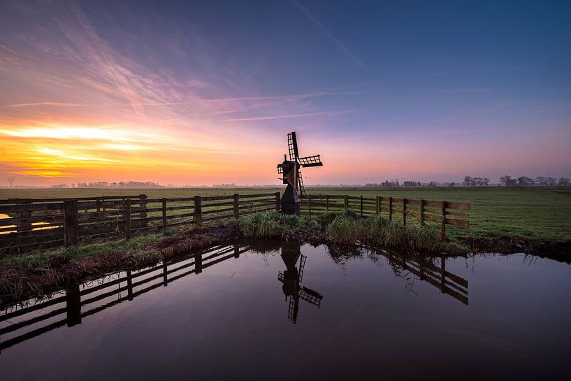 Kleine Windmühle am Morgen von Marc Hollenberg