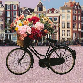Fiets met bloemen langs Amsterdamse grachten van But First Framing