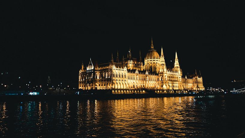 Budapest by Hello Pompoyo