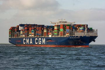 Containerschepen op zee naar haven Rotterdam. van scheepskijkerhavenfotografie