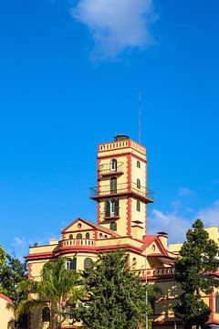 Blick auf ein historisches Gebäude in Funchal auf der Insel Madeira von Rico Ködder