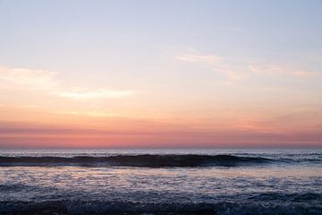 Zachte tinten zonsondergang op Ameland fine art fotografie van Karijn | Fine art Natuur en Reis Fotografie