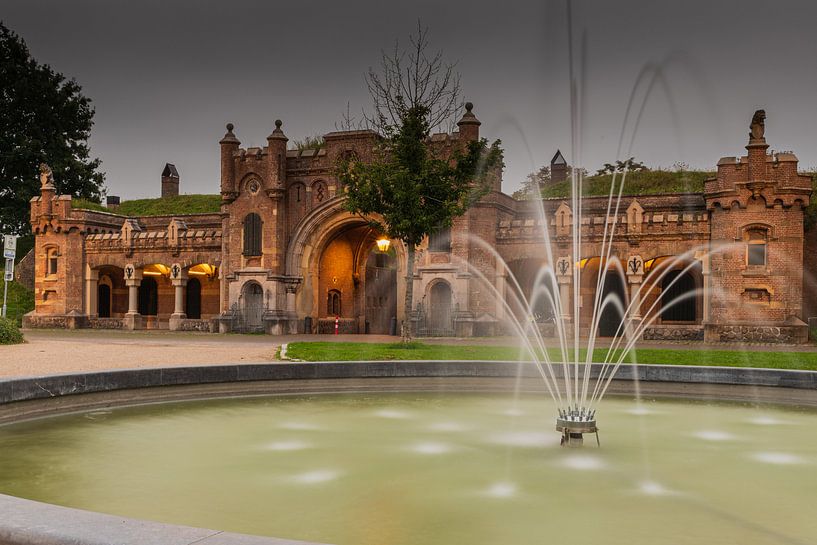Ruijsdaelplein in Naarden mit Springbrunnen von Karin Riethoven