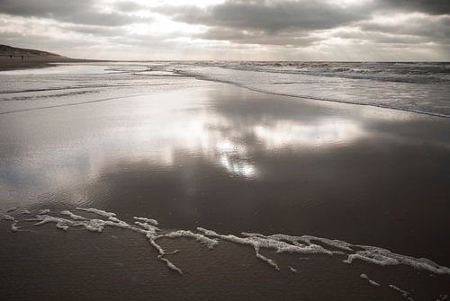 Retreating water / Texel beach by Margo Schoote