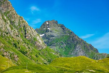 Mountains on the Lofoten islands in Norway by Rico Ködder