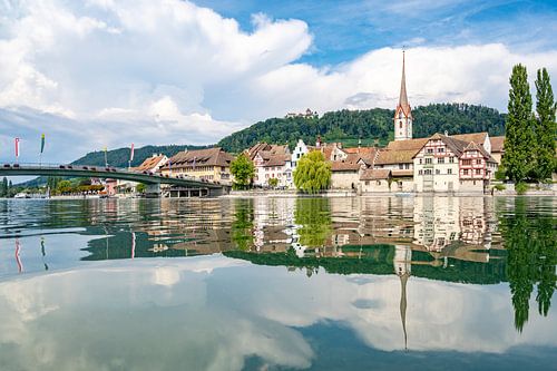 Stein am Rhein aan de oever van de Rijn in de zomer