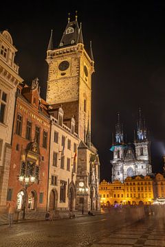 Stadhuis van Praag en de Teyn kerk op het Oude Stadsplein van t.ART