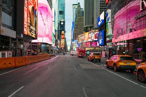 Times Square in New York früh am Morgen