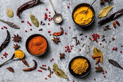 Kruiden en specerijen op metaal, herbs on metal