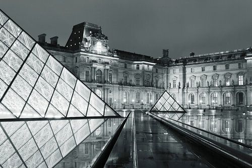 Glass pyramid at the Louvre Museum, Paris