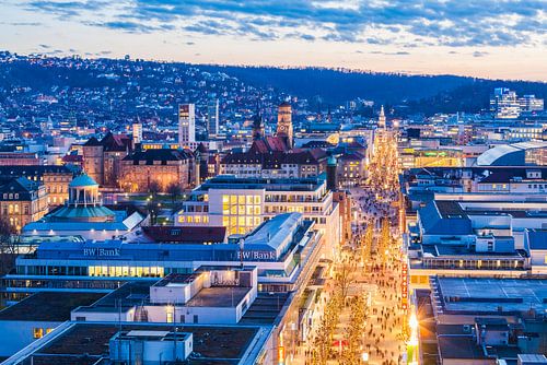 Stuttgart met de Königstrasse 's avonds