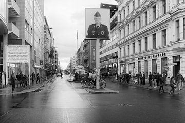 Checkpoint Charlie sur Peter Bartelings