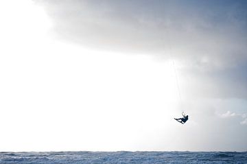 kite-surfer jump  van Jan Klomp