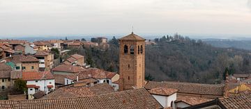 Ansicht von Mombaruzzo und Hügeln Piemont, Italien
