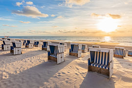 Strand von Westerland auf der Insel Sylt bei Sonnenuntergang von Werner Dieterich