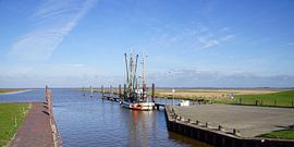 Fishing cutter in the Varel lock by Andreas Wemmje