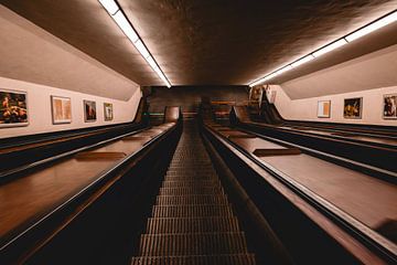 Maastunnel roltrappen van Mark de Groot