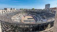 Arena van Arles in het blauwe uur, Provence, Frankrijk van Maarten Hoek thumbnail