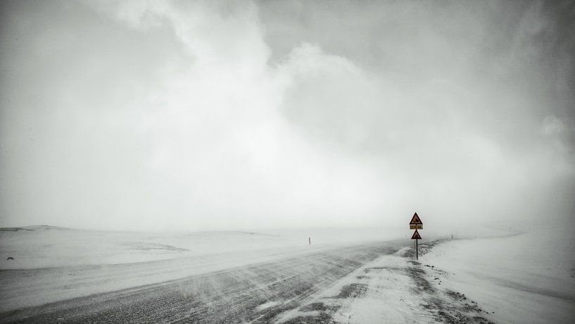 Sneeuwstorm - IJsland van Gerald Emming