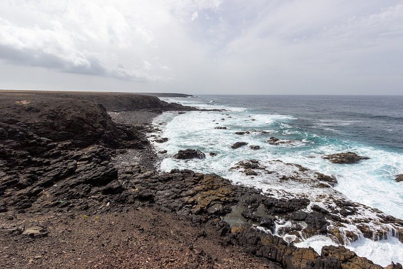 Section côtière dans le parc naturel de Jandia (Parque Natural De Jandina) sur l'île canarienne de F par Reiner Conrad