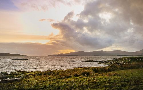 De verlaten uitgestrektheid van de Schotse Hooglanden. Eiland van Skye
